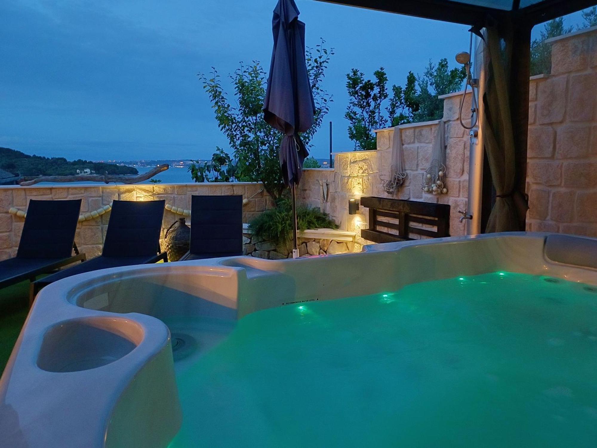 Luxury Sunrise Jacuzzi Apts, 50 M From The Beach Кали Экстерьер фото